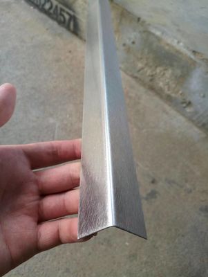 Harga bagus Titanium Pelapisan Vakum PVD Trim Saluran L Baja Tahan Karat 1.0Mm on line