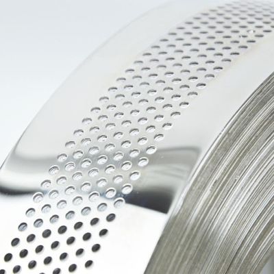 Harga yang bagus Punched Mirror Dipoles Stainless Steel Strip Coil JIS 304 Antirust on line