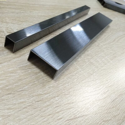 Harga bagus 1.2mm Ketebalan Stainless Steel House Corner Trim Rhinestone Mesh Trim on line