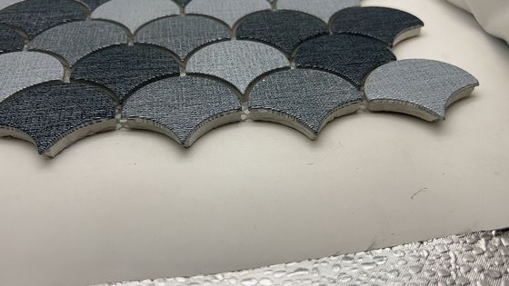 Harga yang bagus Black And Brass Waterjet Mosaic mosaik porselen untuk dekorasi kolam renang on line