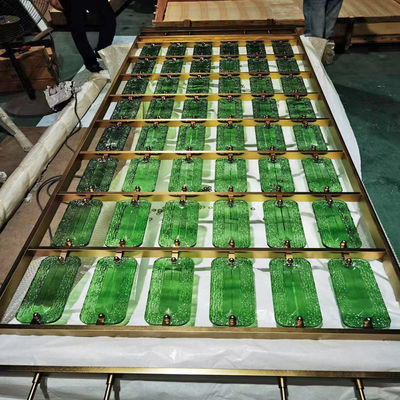 Harga yang bagus Desain yang disesuaikan dari stainless steel kaca hijau kristal ruang tamu pintu masuk foyer partisi layar on line