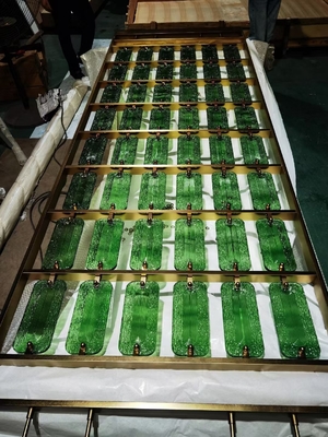 Custom Size Stainless Steel Screen Partition dengan Moru Glass untuk dekorasi interior dalam warna emas