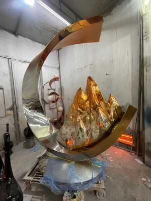 Harga bagus 201 304 316L Ukuran Custom Ukuran Sculpture Stainless Steel Pribadi Metal Abstrak Patung untuk Villa Taman on line